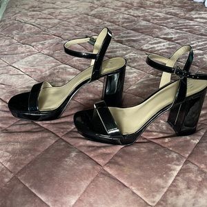 Womens 90’s inspired 9 1/2 Black Paten Leather 3in chunky heels